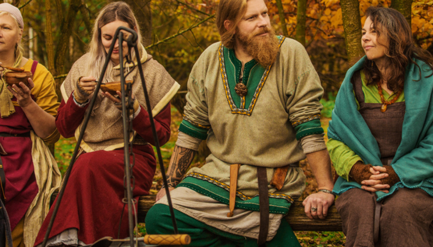 Reconstitution historique : achetez les chaussures de femmes vikings avec Through History !